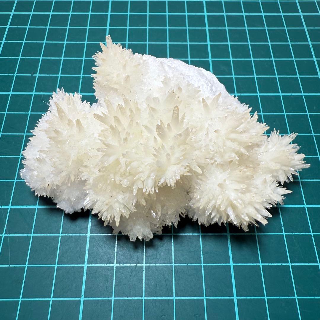 ホワイトアラゴナイト　209g 霰石 　あられいし　水晶　自然石　鉱物標本②