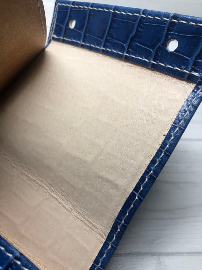 アール　ミッレフォッリエ同型　革財布