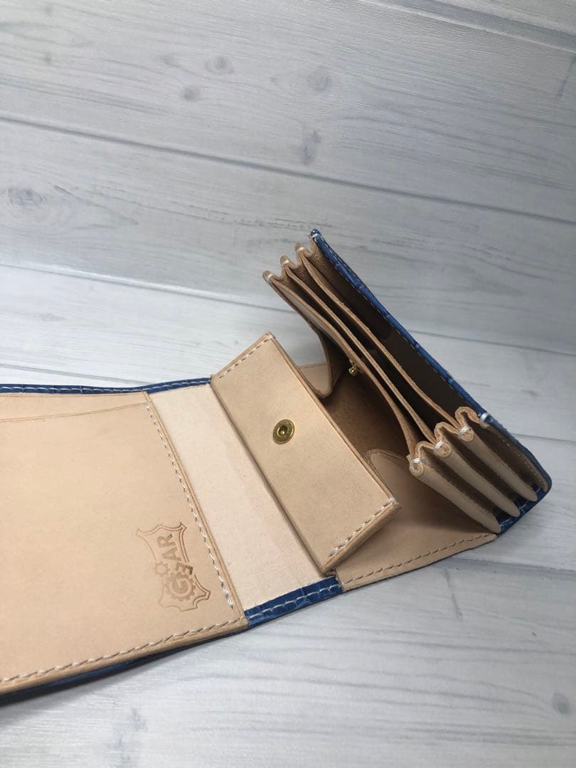 アール　ミッレフォッリエ同型　革財布