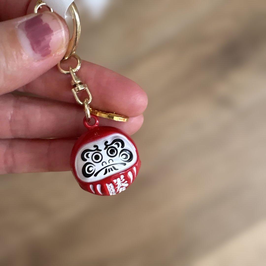 赤のダルマKH守 キーホルダー大阪勝尾寺のだるまキホルダ一鈴 - メルカリ