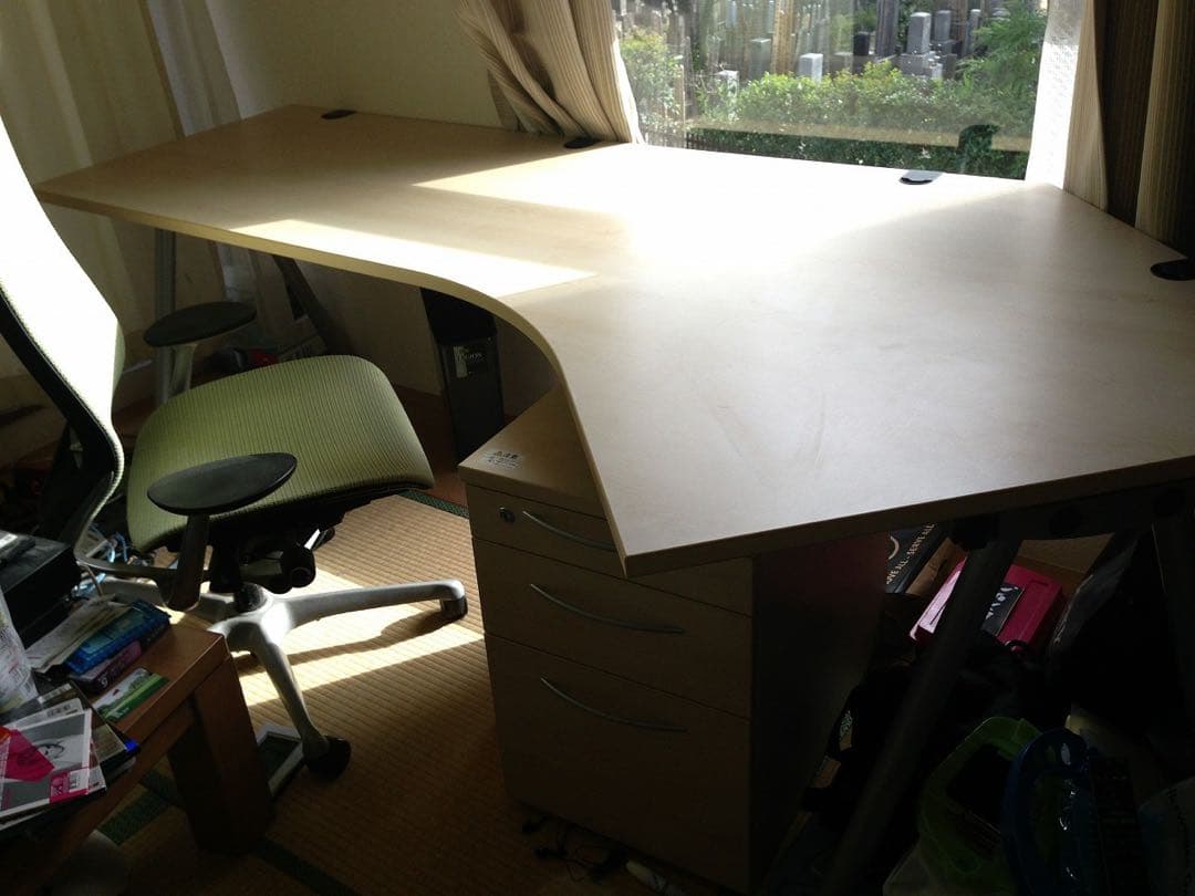 ケーニッヒノイラート オカムラ デスク 135度