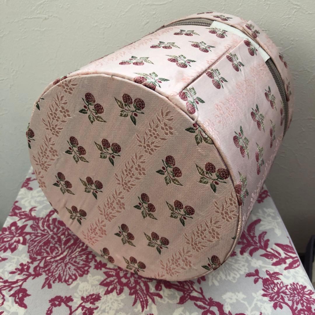 シルクの苺のラウンドBOX