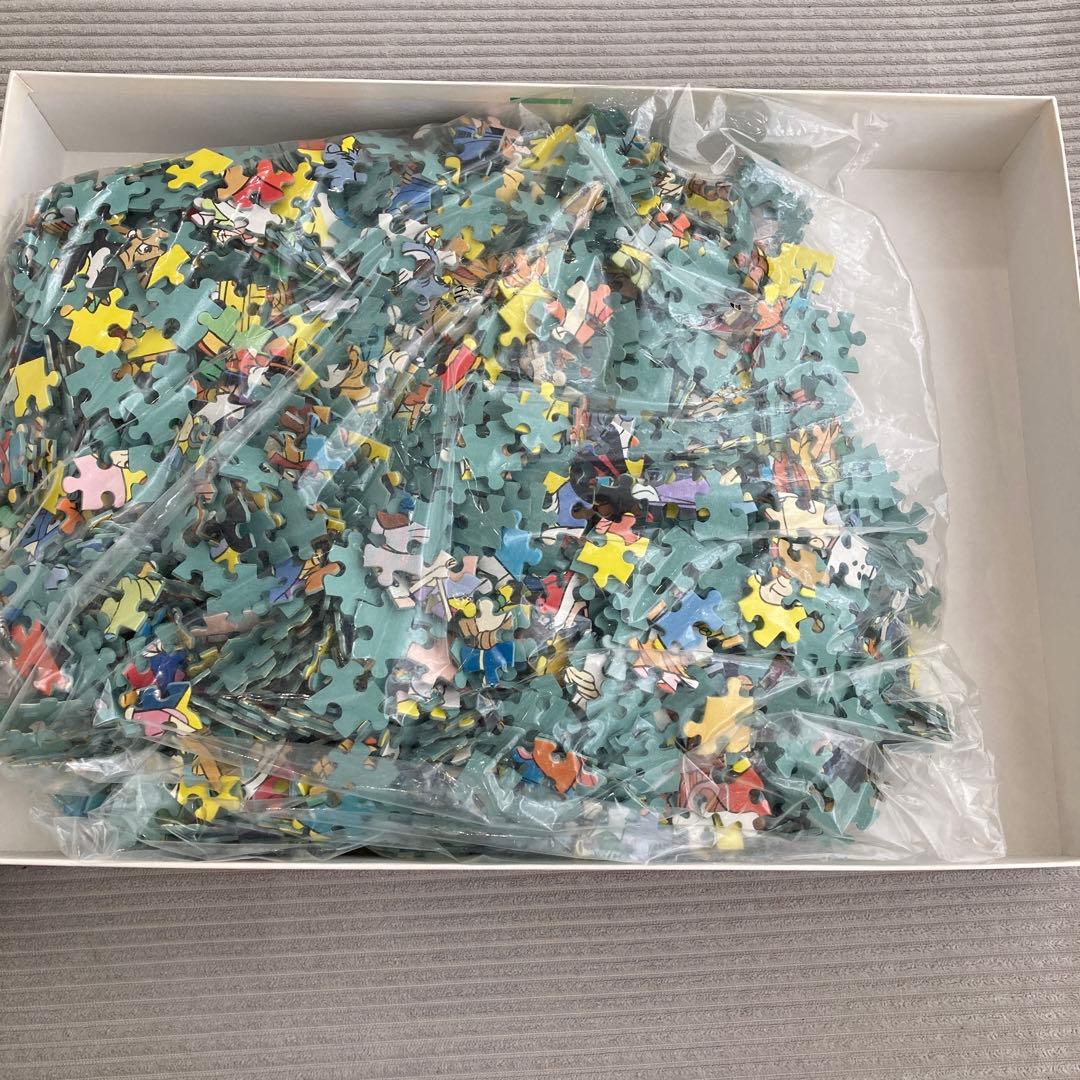 ディズニーキャラクター162大集合！2000ピースパズル - メルカリ