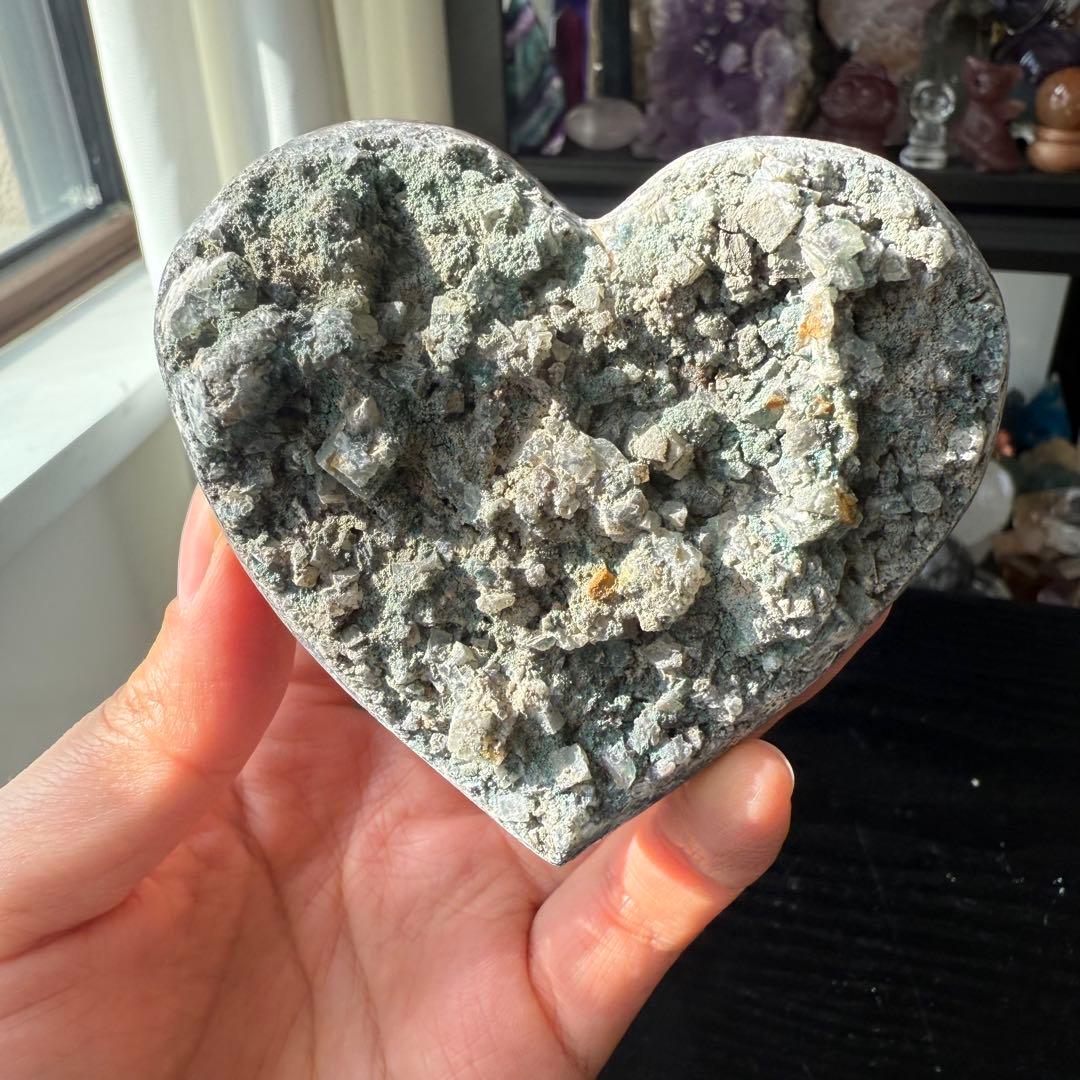 天然石シュガーアメジストのハート　置物NO.112409