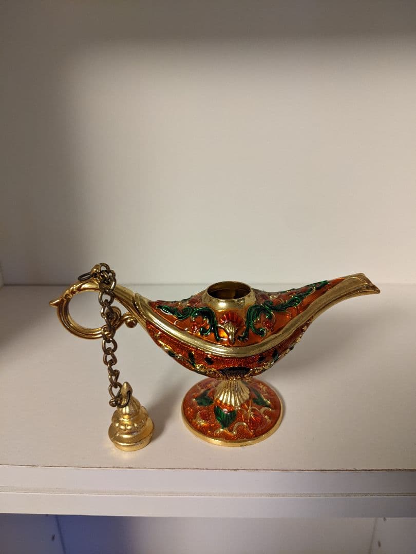 魔法のランプ　ドバイ　アブダビ　アラジン　中東　ランプ　置物