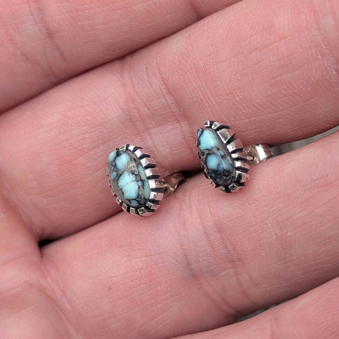 ハンドメイドのバリサイトピアス　インディアンジュエリー風