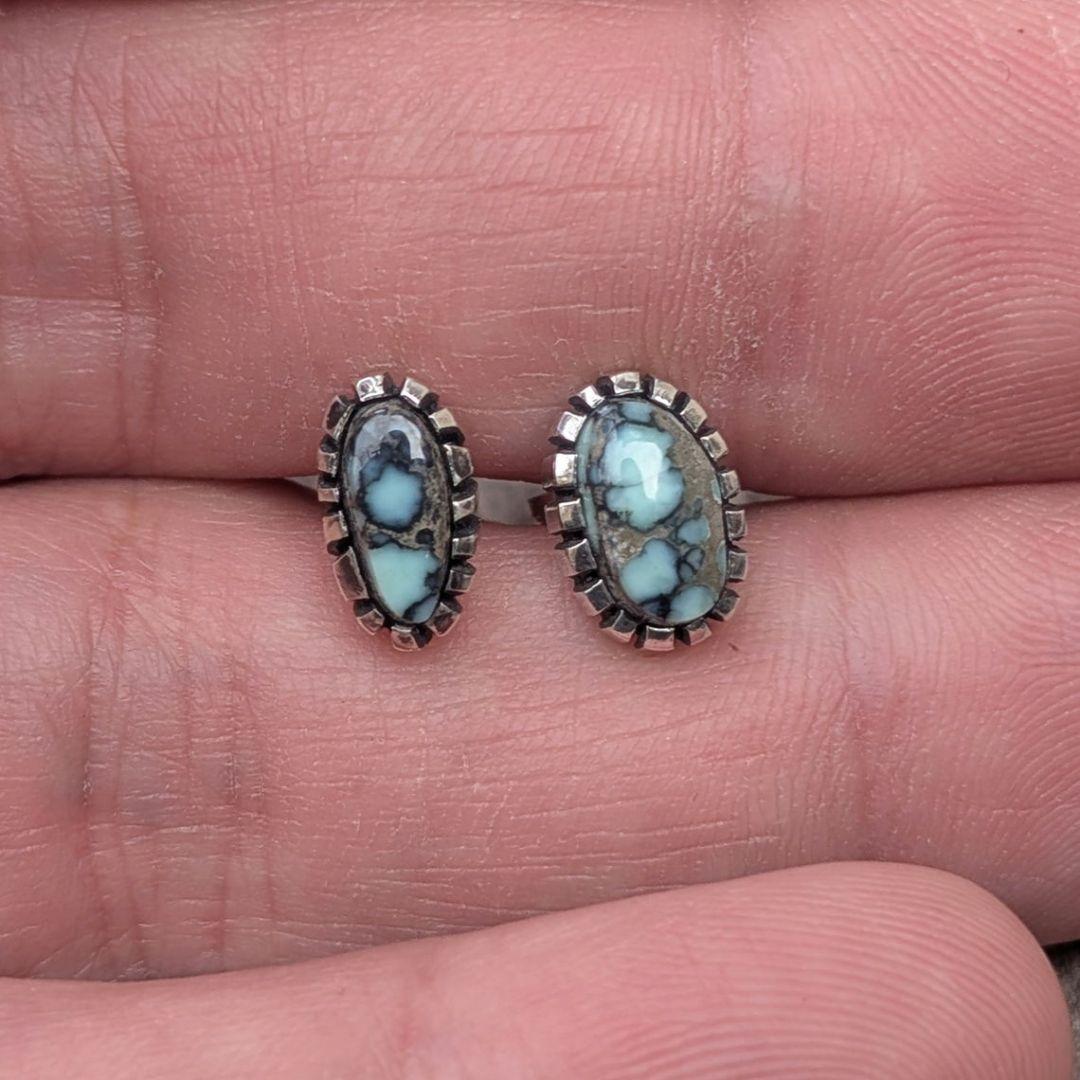 ハンドメイドのバリサイトピアス　インディアンジュエリー風