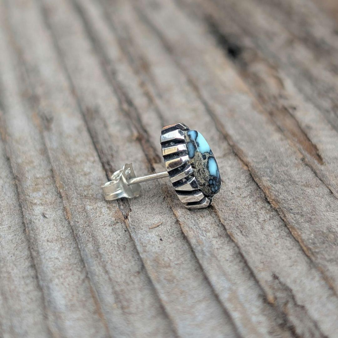 ハンドメイドのバリサイトピアス　インディアンジュエリー風