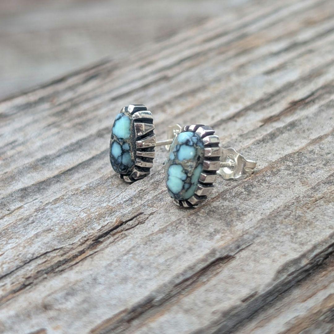 ハンドメイドのバリサイトピアス　インディアンジュエリー風