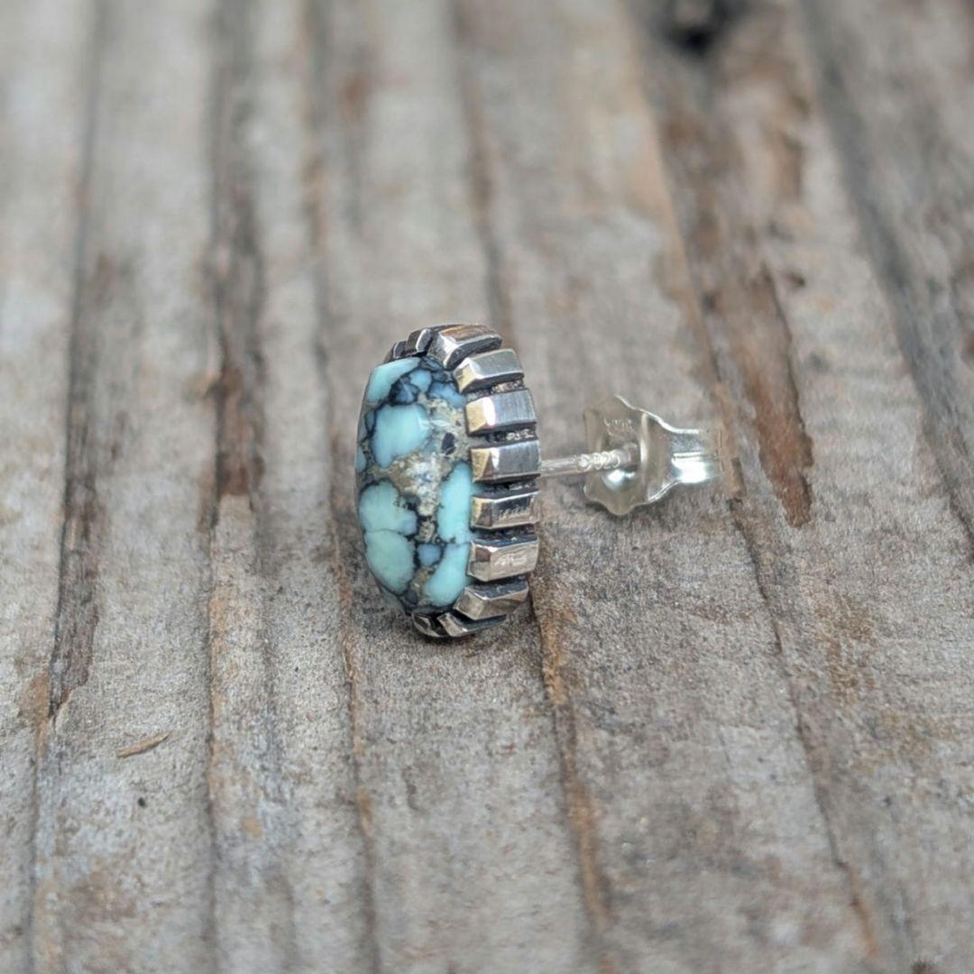 ハンドメイドのバリサイトピアス　インディアンジュエリー風