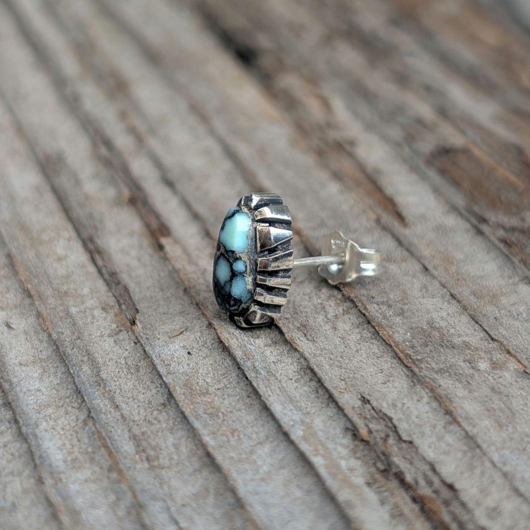 ハンドメイドのバリサイトピアス　インディアンジュエリー風