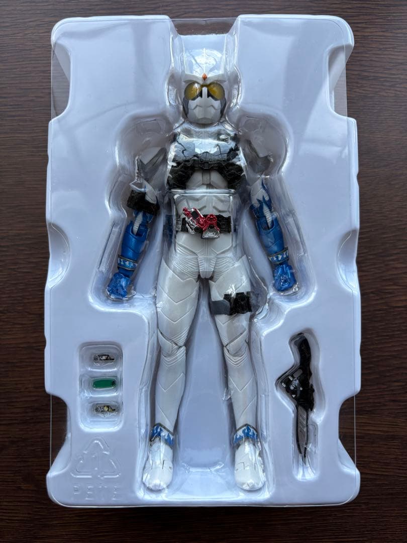 S.H.Figuarts フィギュアーツ 真骨彫　仮面ライダーエターナル
