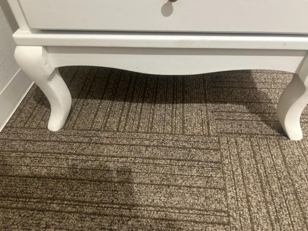 猫脚カントリー調フレンチ　ホワイト木製キャビネット ガラス扉付き