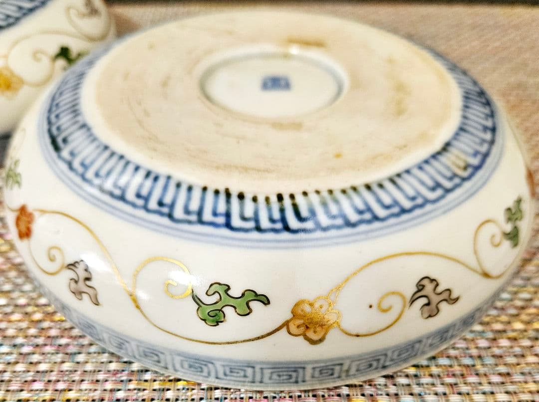 上作品❗江戸時代後期 古伊万里 錦手 金彩色絵 見込に捻り文様 鳳凰図