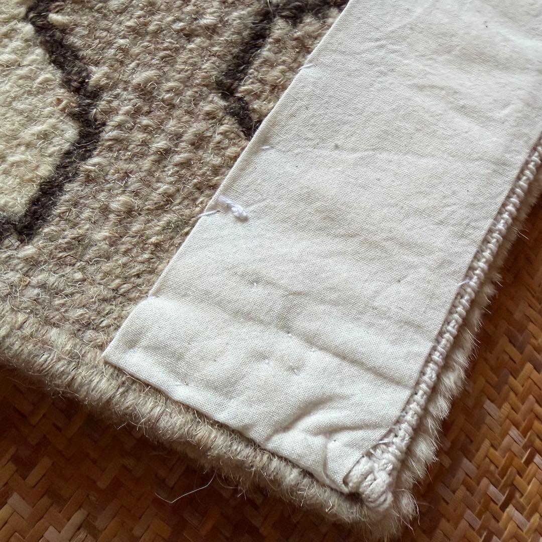 チベタンラグ シートラグ チェアマット 雲ナチュラル - メルカリ