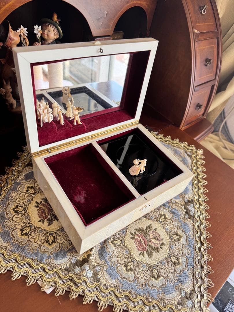 木製オルゴール ダンスフィギュア付き