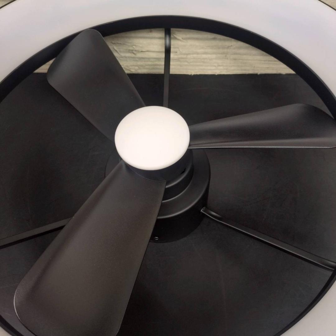 ☆未使用　ARTIKA　LEDシーリングファン　FAN-AUR-C4BL