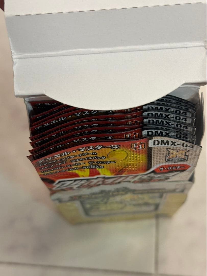 DMX-04 フルホイル　リバイバルヒーロー　ザハンター　未開封box 絶版　3