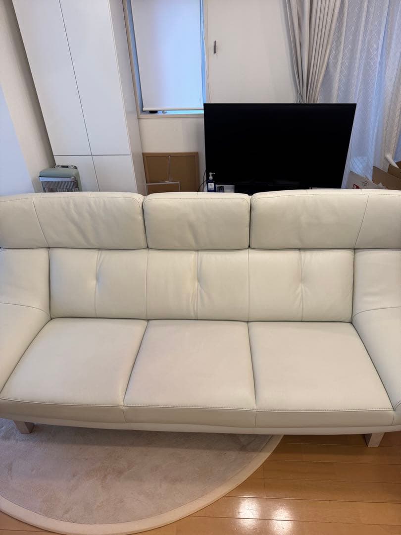 美品です。カリモク ZU4603 Y800 ソフトグレイン　ホワイト