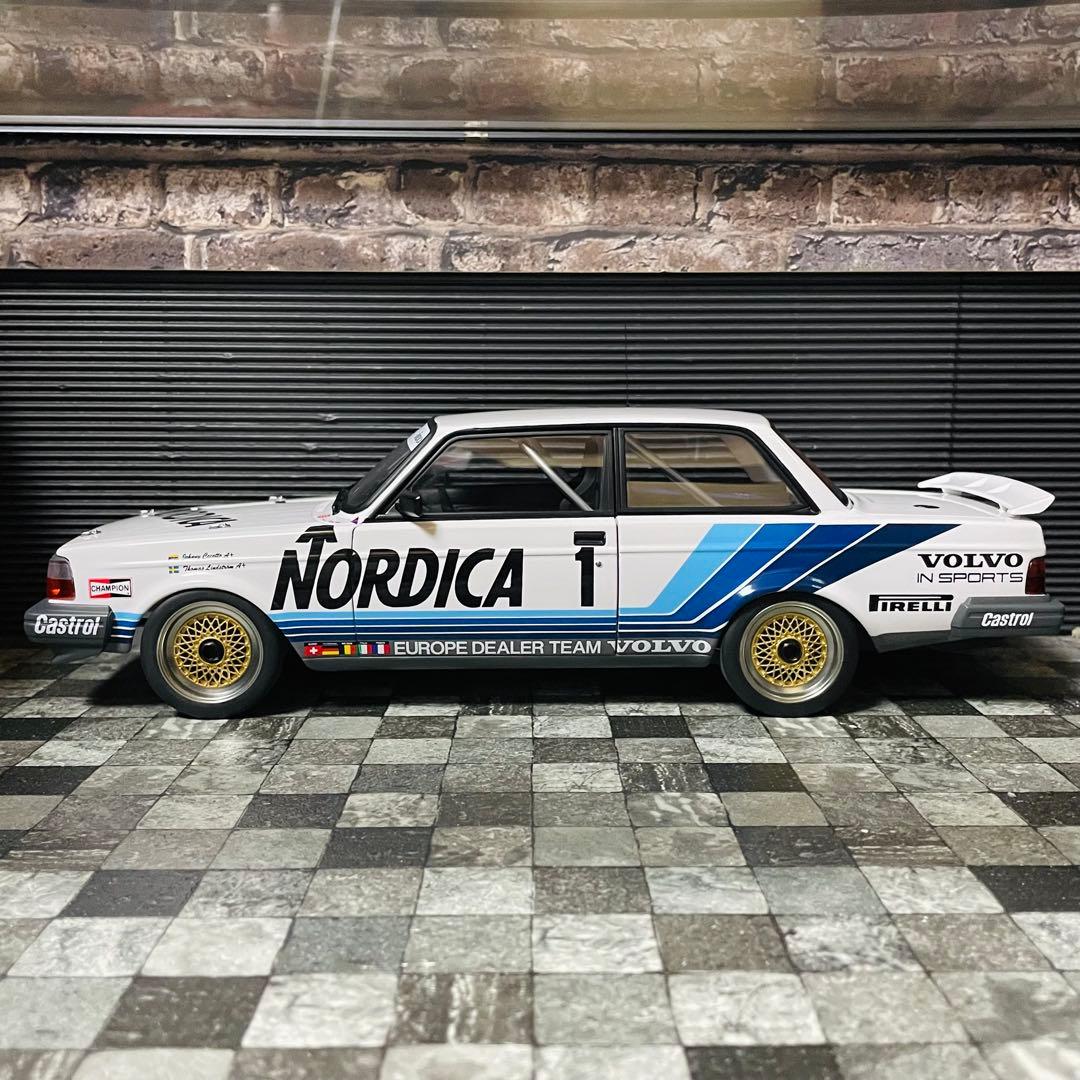 1/18 AUTOart ボルボ 240 ターボ グループA 1986 - メルカリ