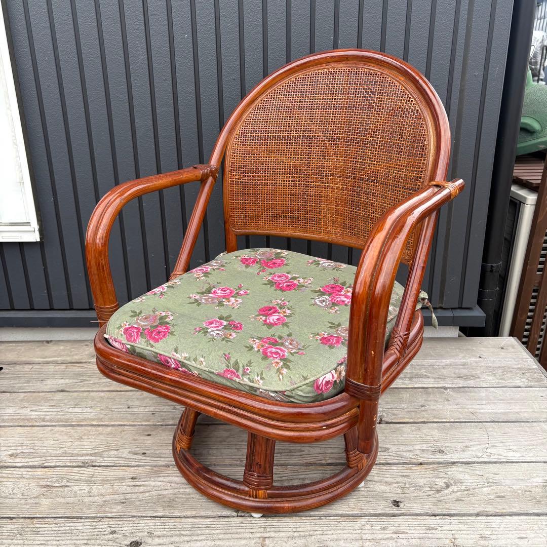 【昭和レトロ】薔薇柄 回転式ラタンチェア2脚＆ガラステーブル 3点セット 籐製