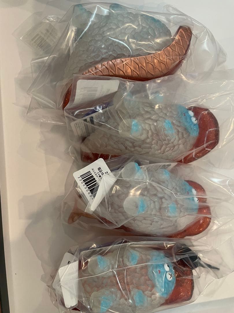 スシエルエーオブザリビングデッド　タイ　human robot 墓場の画廊