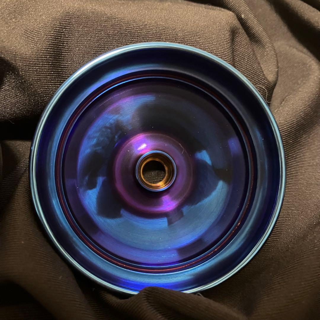 atmos projects Ari チタンブルー