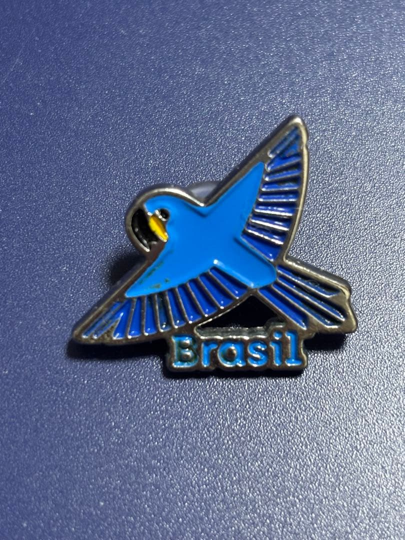 大阪関西万博 ブラジル パビリオン鳥 ピンバッジ expo2025 - メルカリ