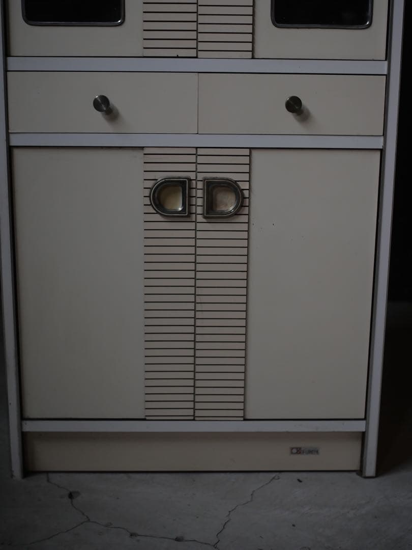 レトロ　食器棚　棚　スペースエイジ　古家具　古道具　レトロポップ　昭和レトロ