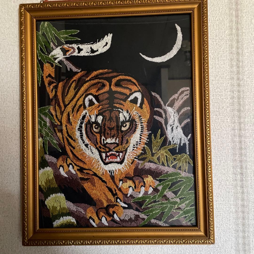 刺繍絵 竹林虎図】超絶技巧 精密細工 工芸 - メルカリ