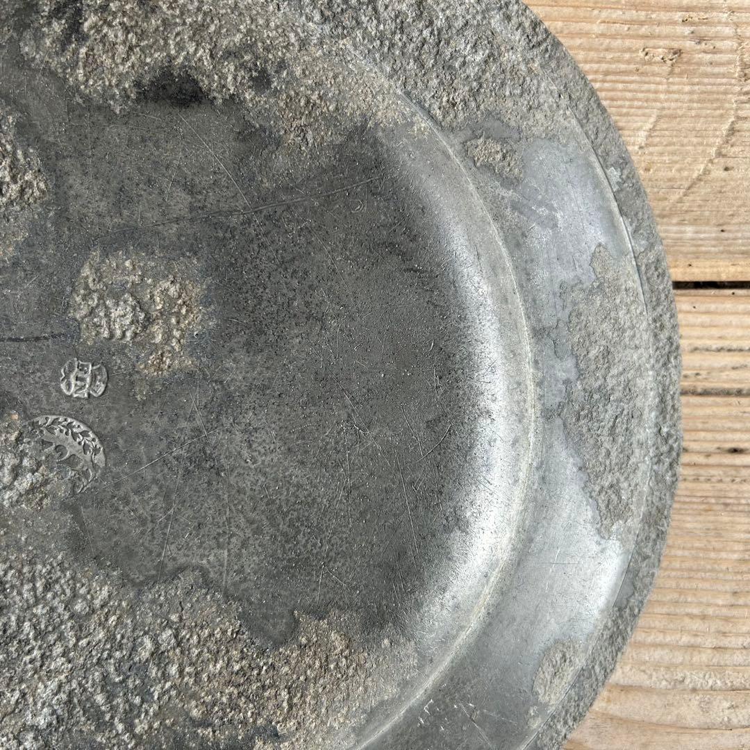 美しく朽ちた　エタン　ピュータープレート　フランスアンティーク　石化