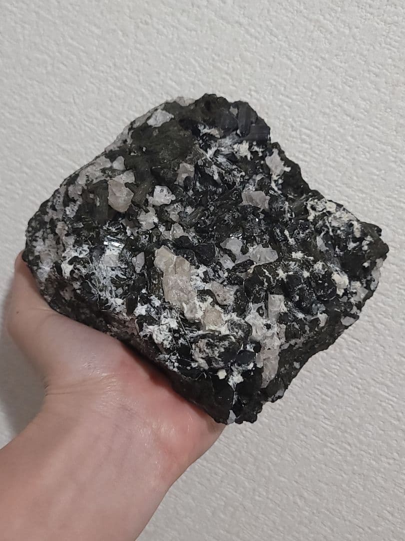 ブラックトルマリン 原石 母岩付き 約1.2kg 天然石