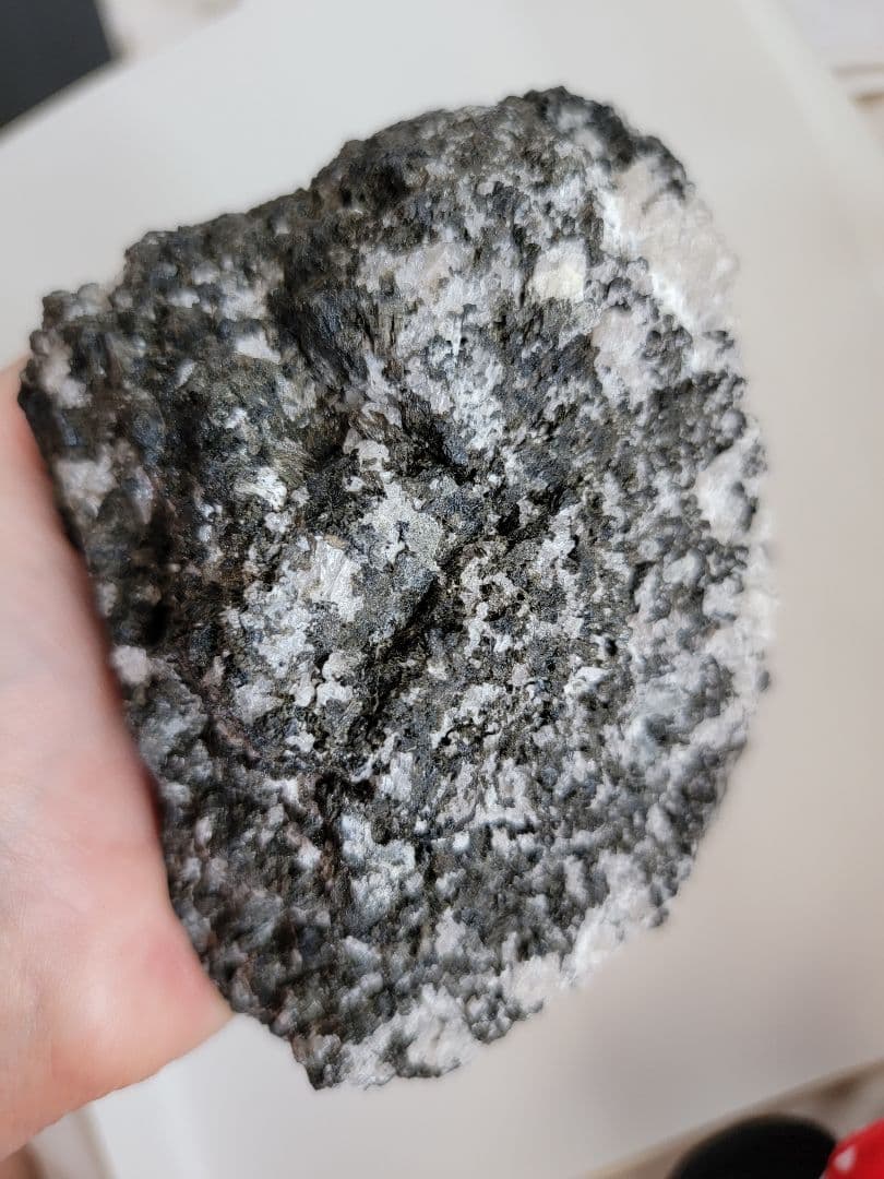 ブラックトルマリン 原石 母岩付き 約1.2kg 天然石