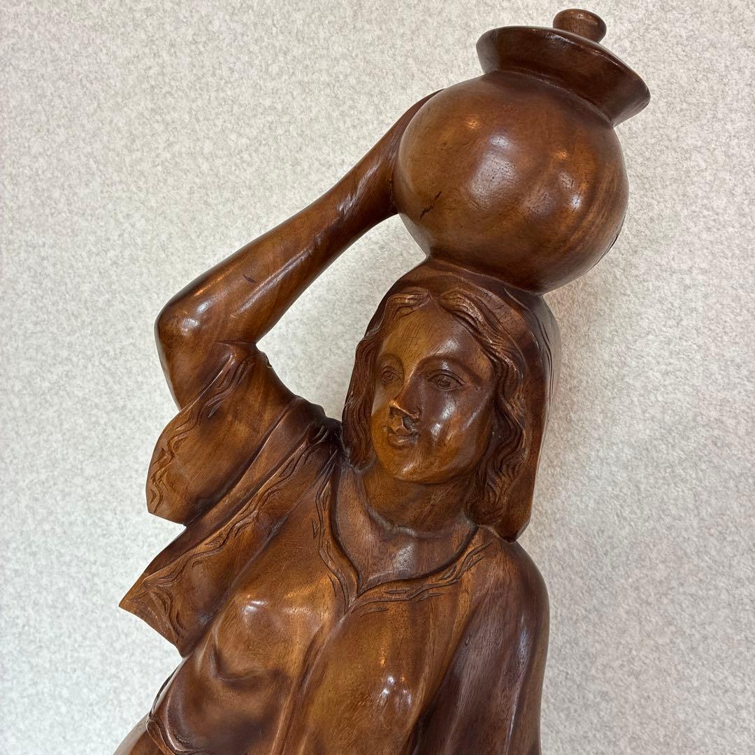 木製彫刻　水壺を持つ美しい女性像　高さ97㎝ オブジェ