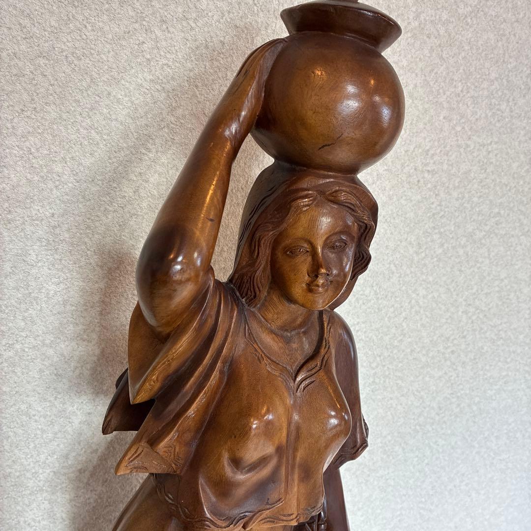 木製彫刻　水壺を持つ美しい女性像　高さ97㎝ オブジェ