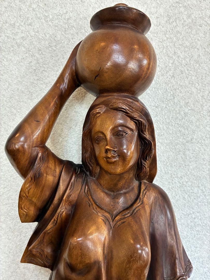 木製彫刻　水壺を持つ美しい女性像　高さ97㎝ オブジェ