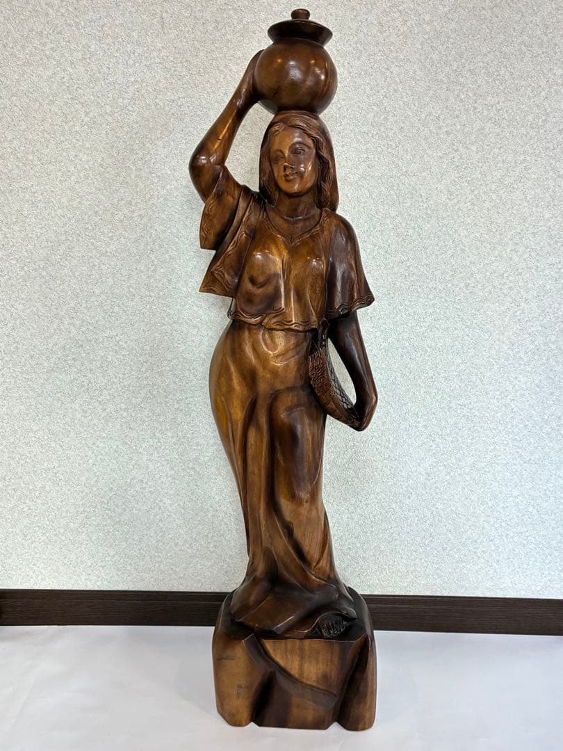 木製彫刻　水壺を持つ美しい女性像　高さ97㎝ オブジェ