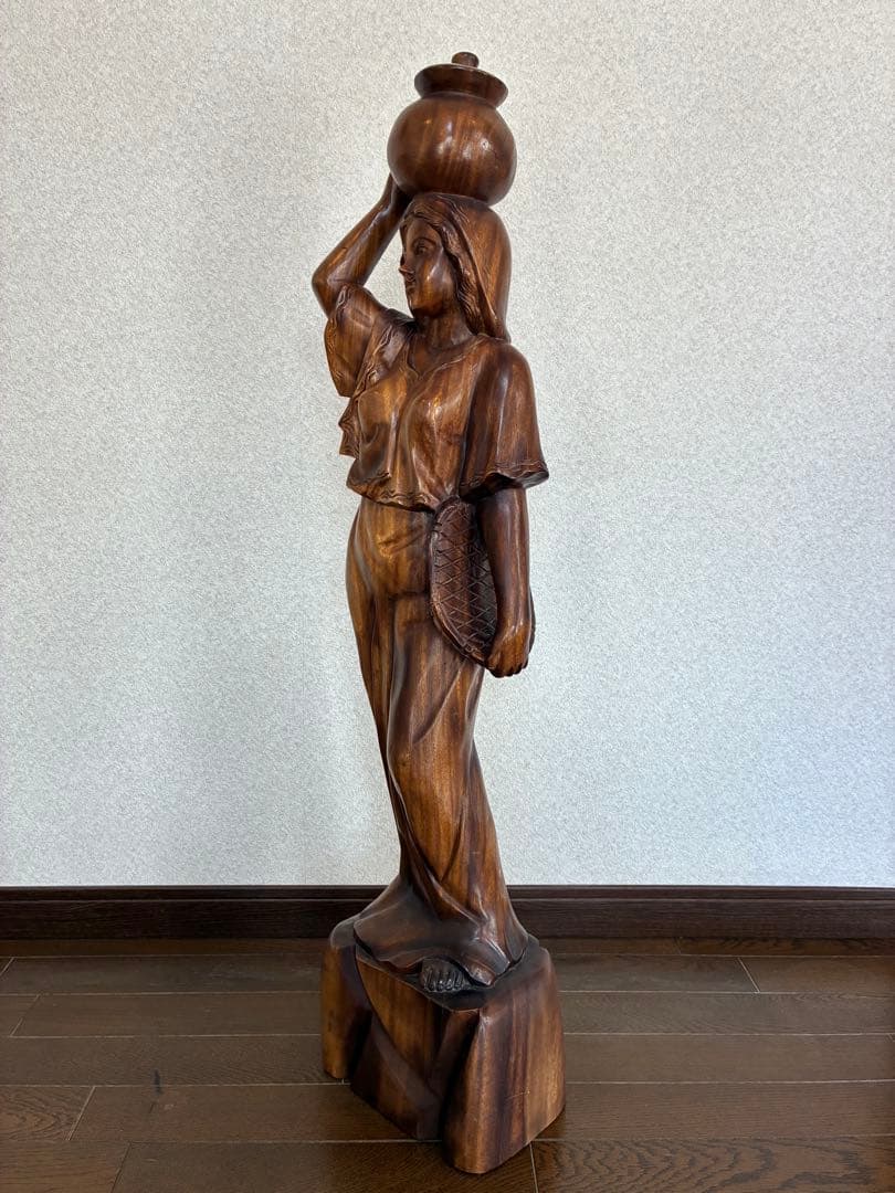 木製彫刻　水壺を持つ美しい女性像　高さ97㎝ オブジェ