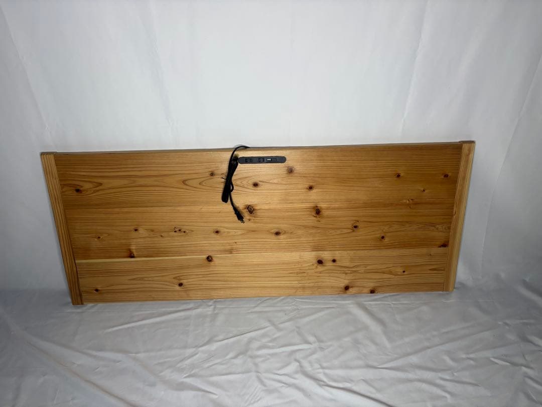 コンセント、USBポート付きテーブル