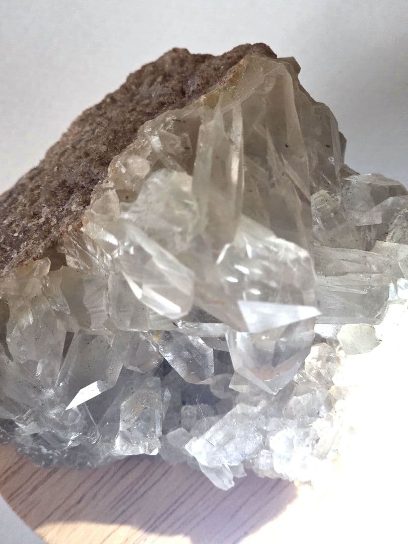 売切れ　原石水晶クラスター虹