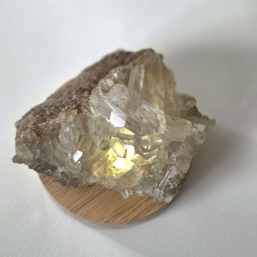 売切れ　原石水晶クラスター虹