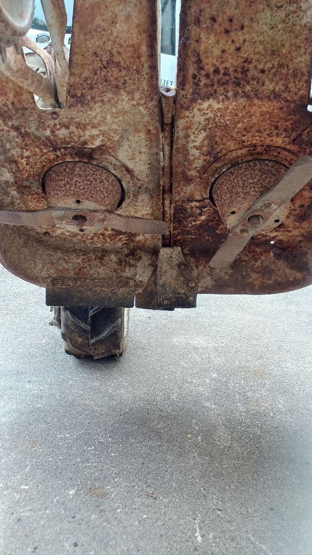 自走草刈り機(傾斜草刈り機)　SP850A　スパイダーモア