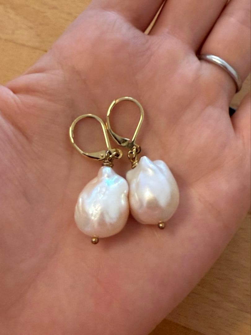 silica nuzzle天然大粒バロックパールのピアス