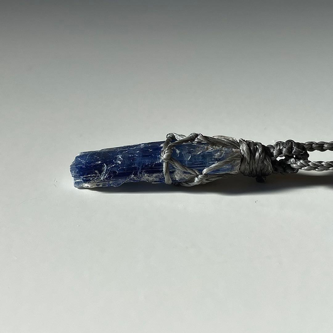 カイヤナイト ネパール産 ＊ ハンドメイド マクラメペンダント ネックレス ⑧