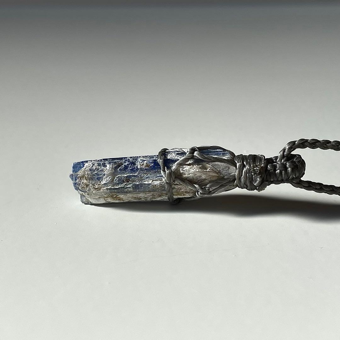 カイヤナイト ネパール産 ＊ ハンドメイド マクラメペンダント ネックレス ⑧