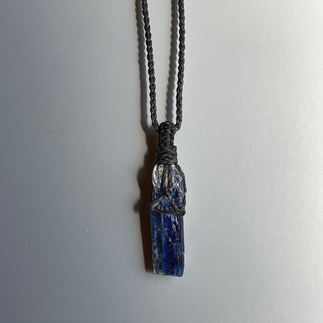 カイヤナイト ネパール産 ＊ ハンドメイド マクラメペンダント ネックレス ⑧