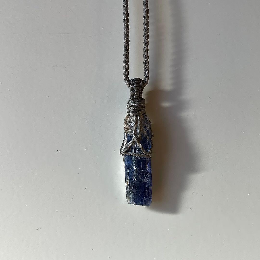 カイヤナイト ネパール産 ＊ ハンドメイド マクラメペンダント ネックレス ⑧