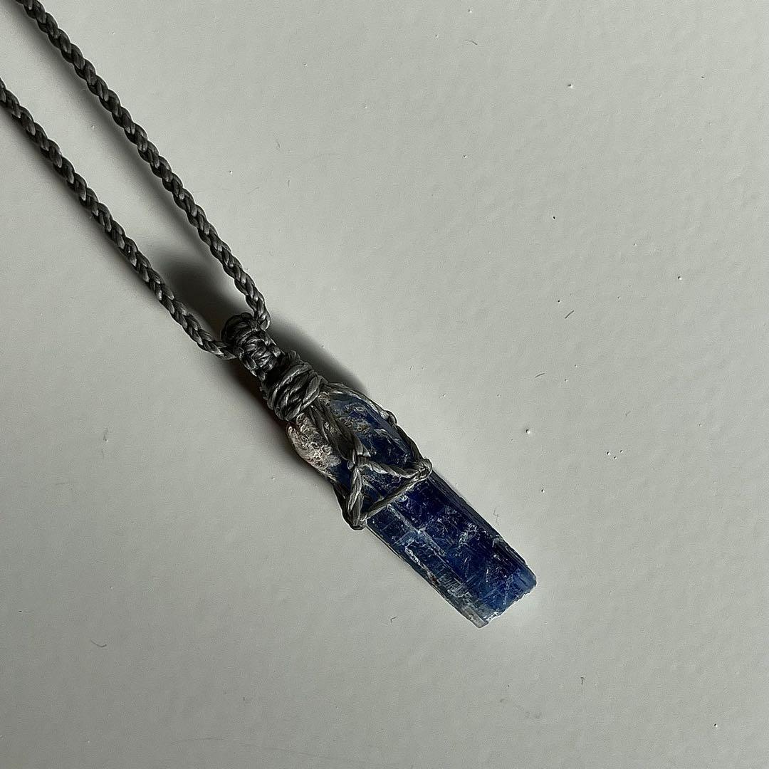 カイヤナイト ネパール産 ＊ ハンドメイド マクラメペンダント ネックレス ⑧