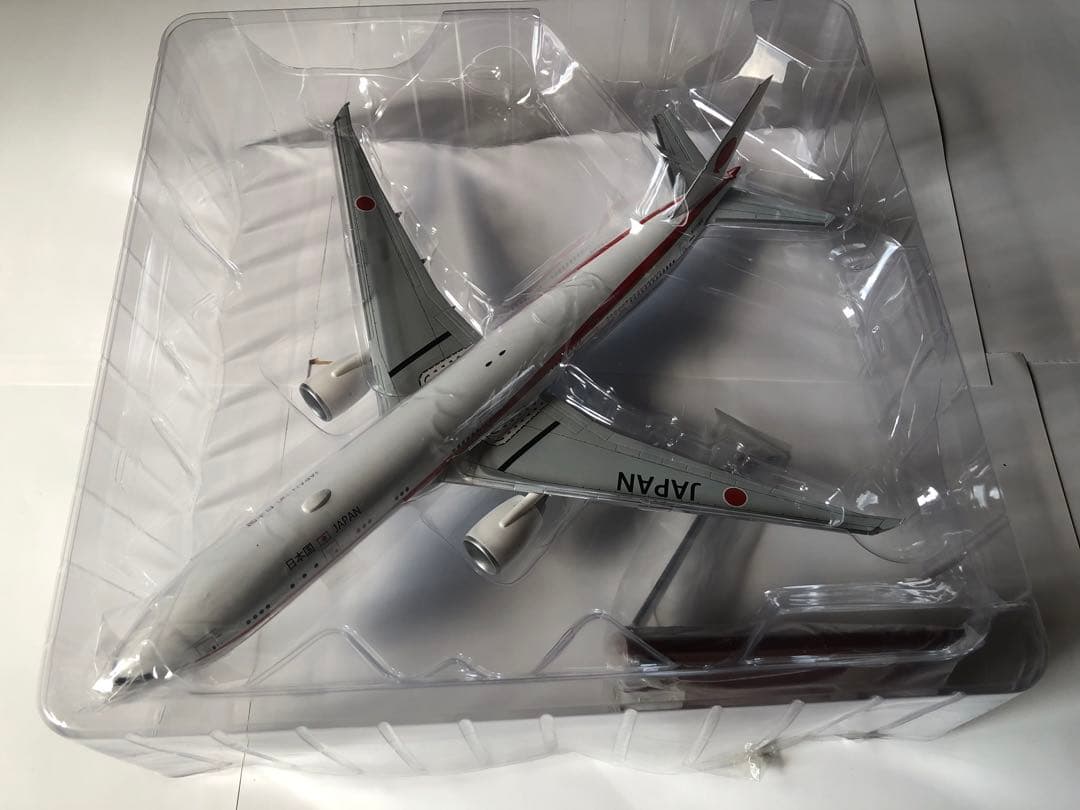 全日空商事　1/200 次期政府専用機B 777-300ER