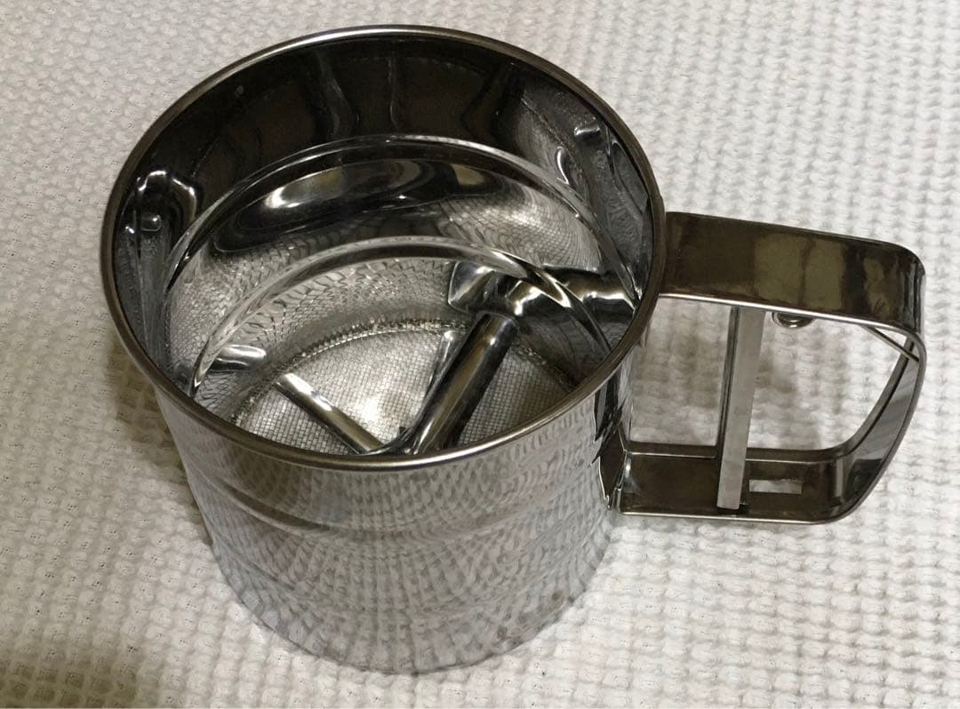 洋菓子型「タルト型＋スポンジ型＋パイ皿」纏めて　17枚＋粉ふるい　＋オマケ付